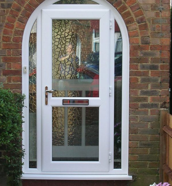 درب یو پی وی سی چیست؟