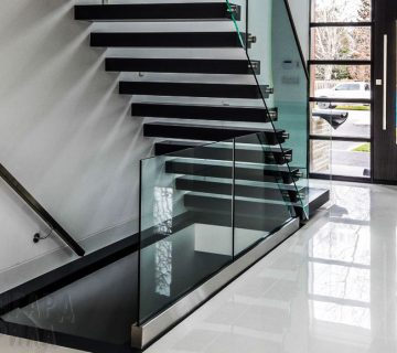 آیا نرده‌های شیشه‌ای مناسب برای استفاده در فضاهای خارجی هستند؟