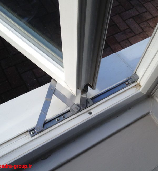 تاثیر گرد و غبار و آلودگی بر درب و پنجره دوجداره