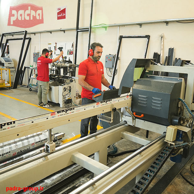 کارخانه تولید درب و پنجره صنعتی در رشت